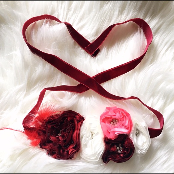 Holiday Rose Floral Velvet Headband NWOT - Picture 2 of 5